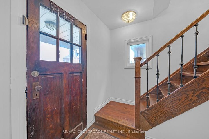 Property Photo: 111 Elgin Street W ON L1G 1S5