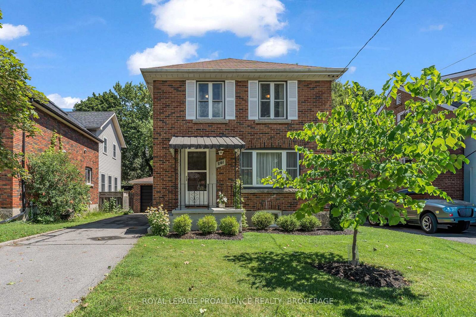 Property Photo:  201 Willingdon Avenue  ON K7L 4H9 