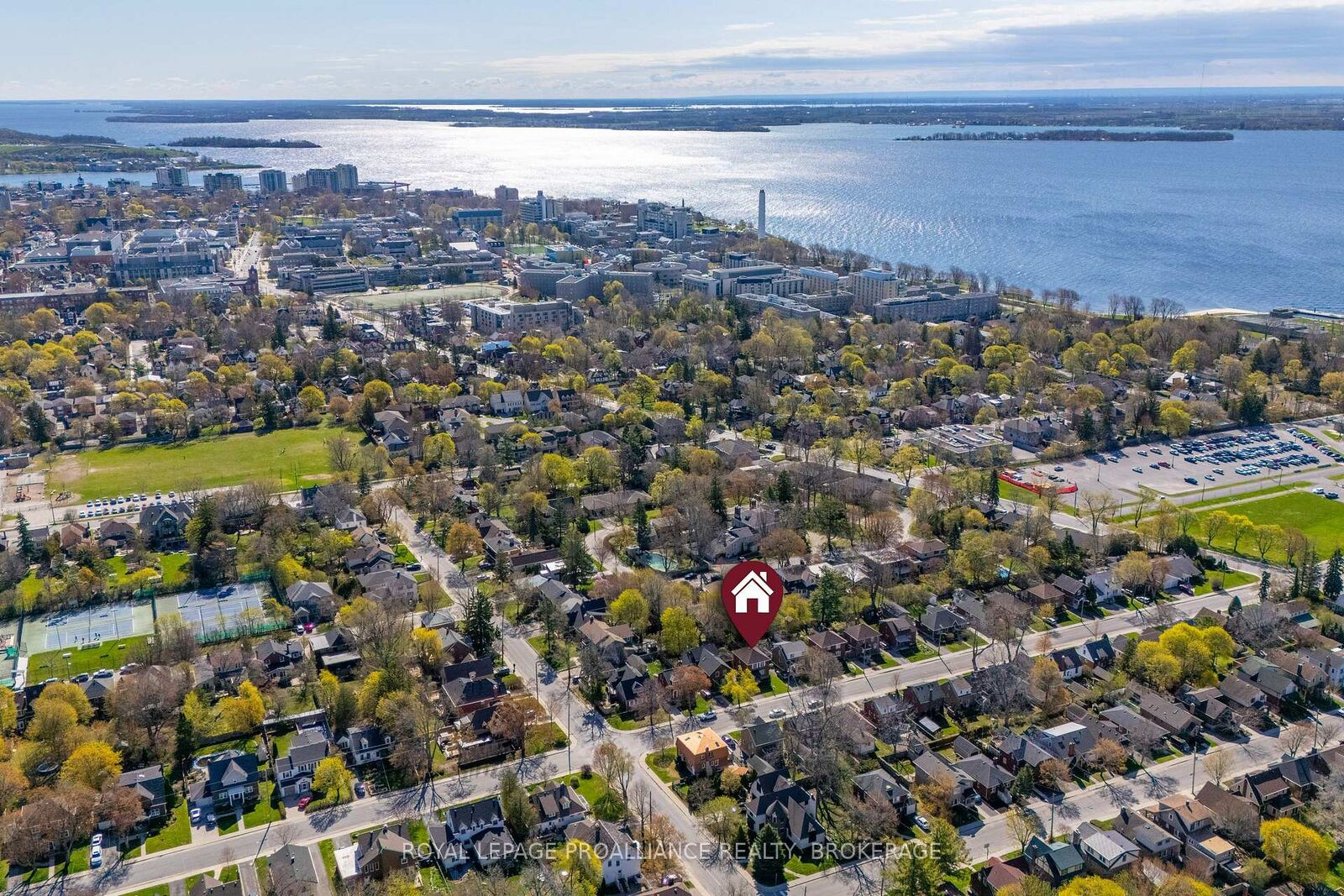 Property Photo:  201 Willingdon Avenue  ON K7L 4H9 