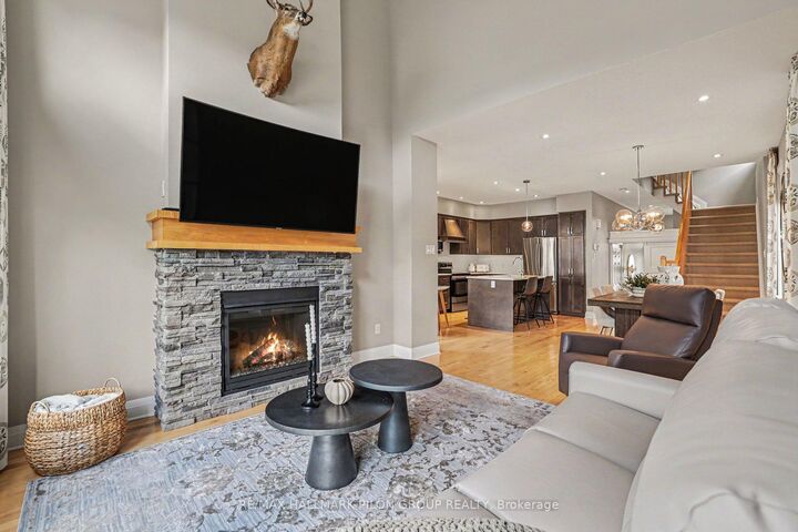 Property Photo:  208 Butterfly Walk  ON K1W 0G6 