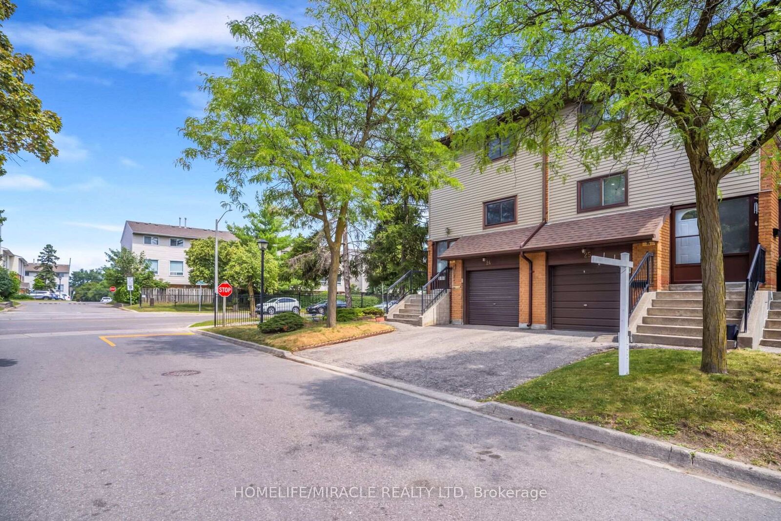 Property Photo: 25 Carleton Place ON L6T 3Z4