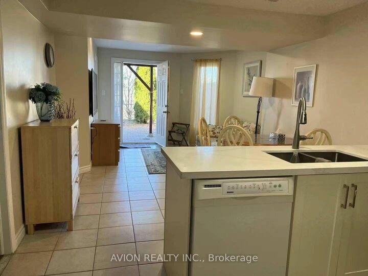 Property Photo: 32 Manorheights Street ON L4S 2H2
