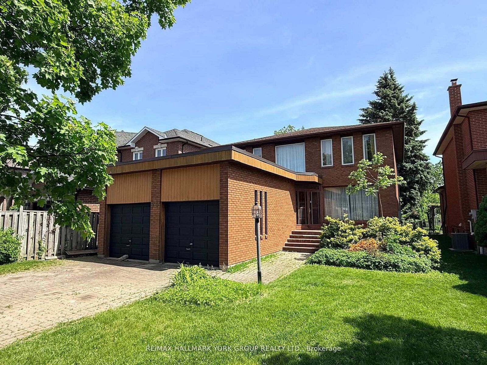 Property Photo:  75 Spruce Avenue  ON L4C 6V9 