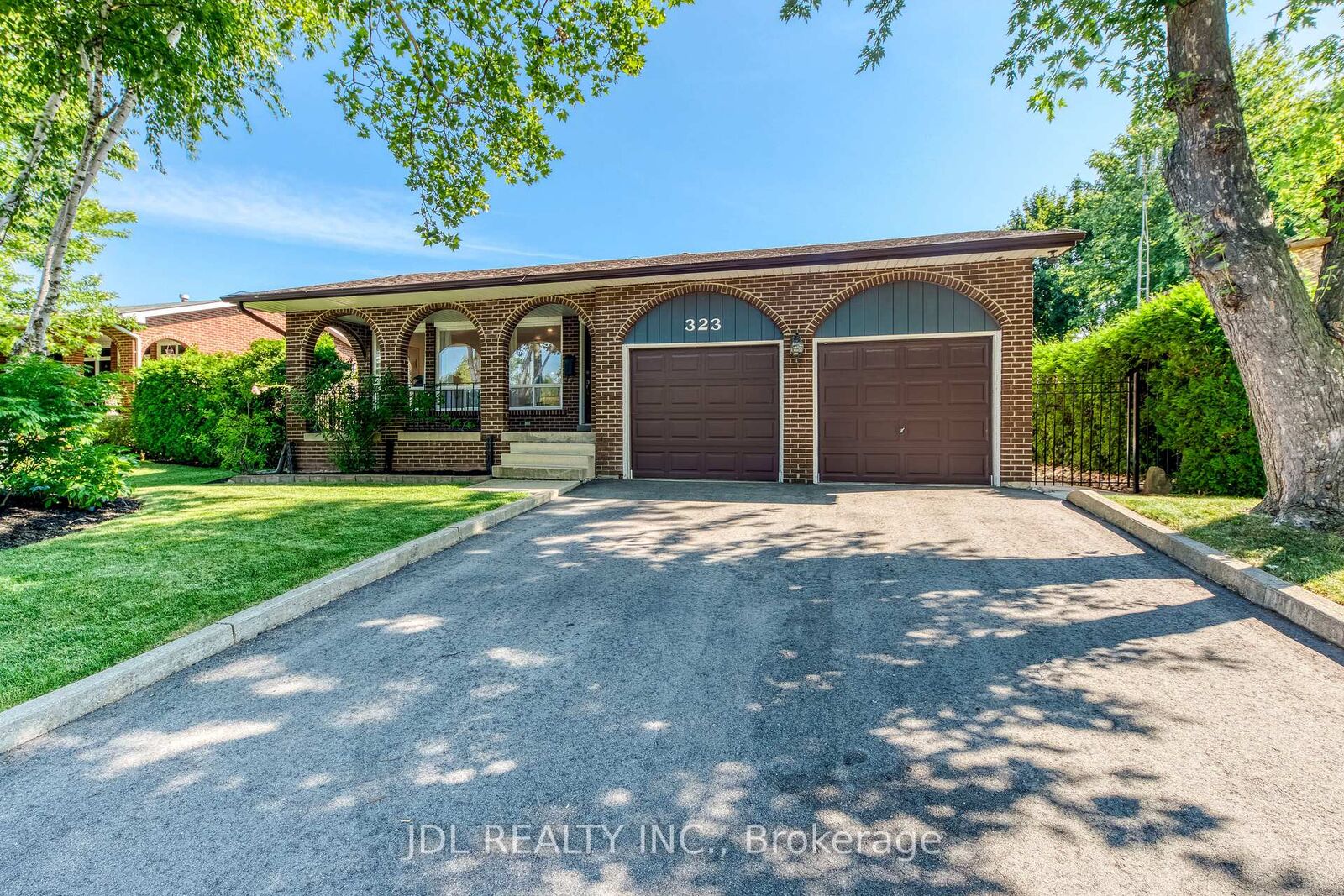 Property Photo: 323 Warminster Drive S ON L6L 4N1