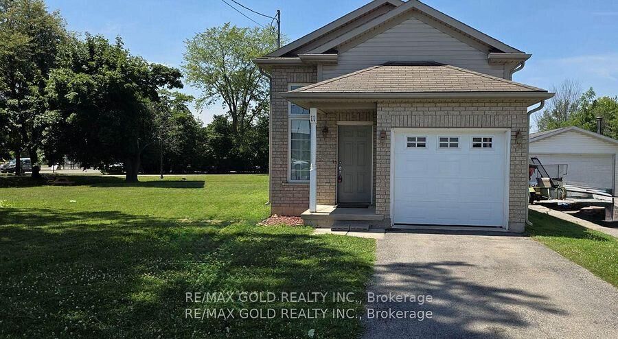Property Photo:  11 Rose Avenue  ON L3C 2X1 