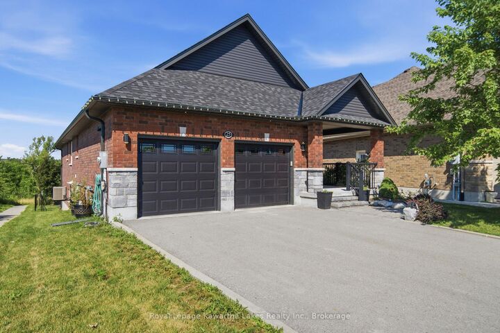 Property Photo:  25 Barron Boulevard  ON K9V 0C4 