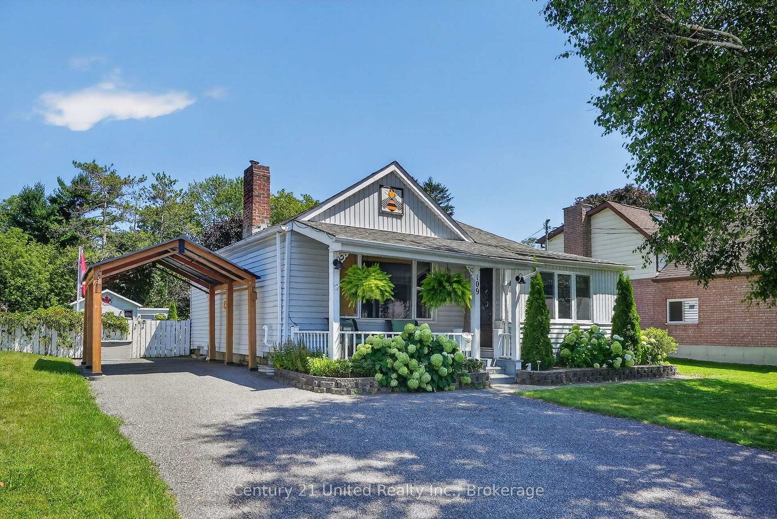 Property Photo:  109 Elgin Street N  ON L1A 2L9 