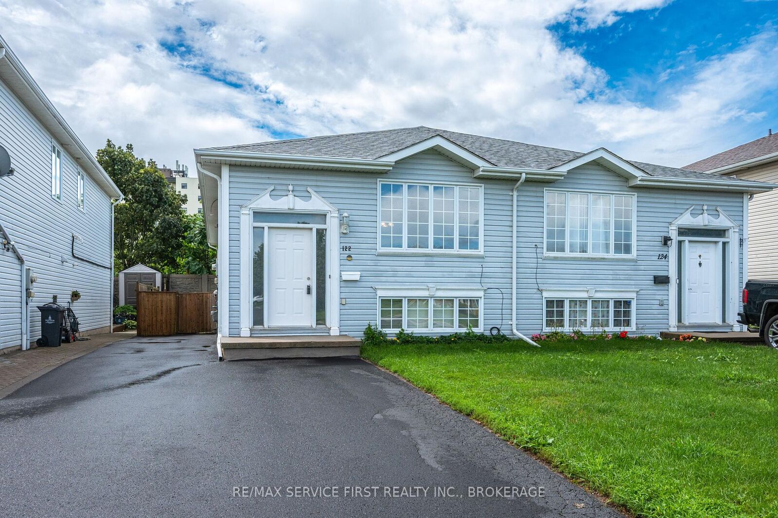 Property Photo:  122 Briceland Street  ON K7K 7L2 