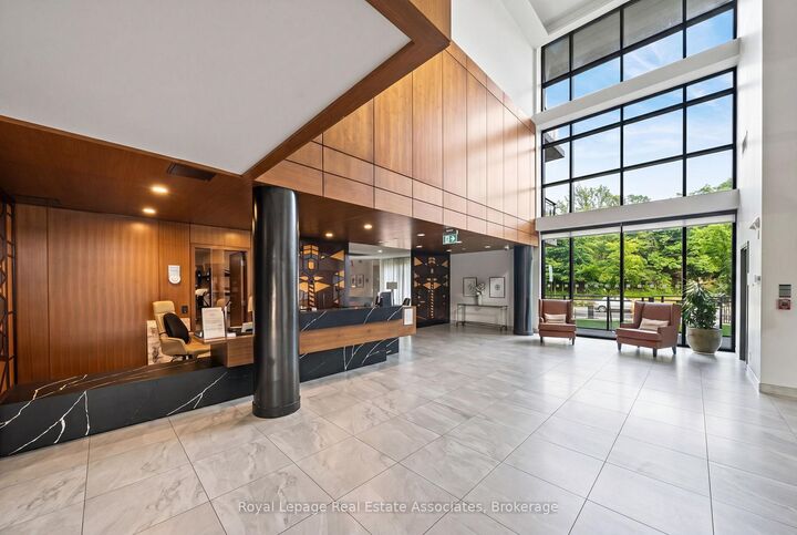 Property Photo:  1575 Lakeshore Road W Gr26  ON L5J 0B1 