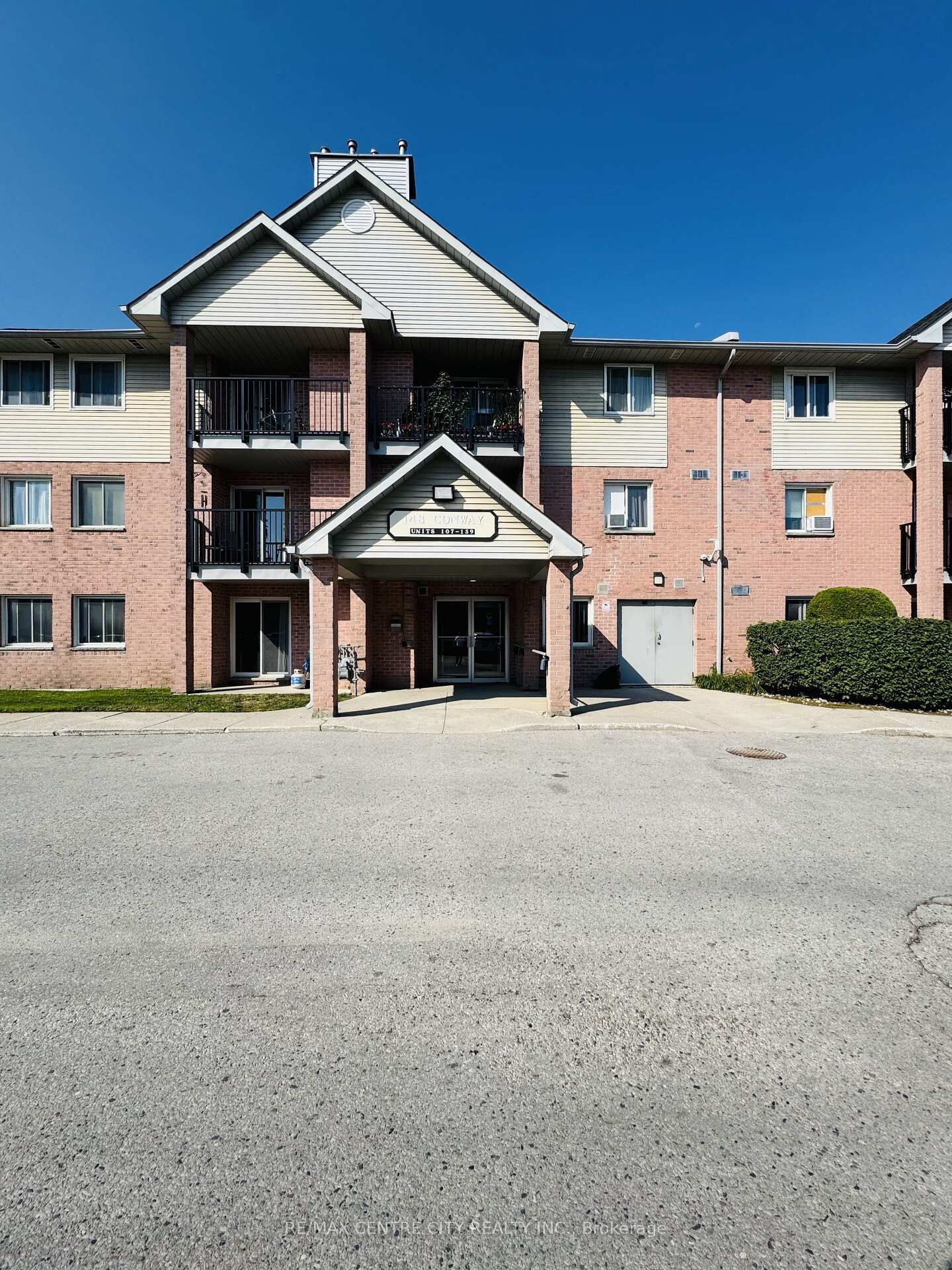 Property Photo:  148 Conway Drive 111  ON N6E 3N4 