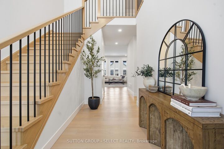 Property Photo:  1886 Fountain Grass Drive  ON N6K 0K7 