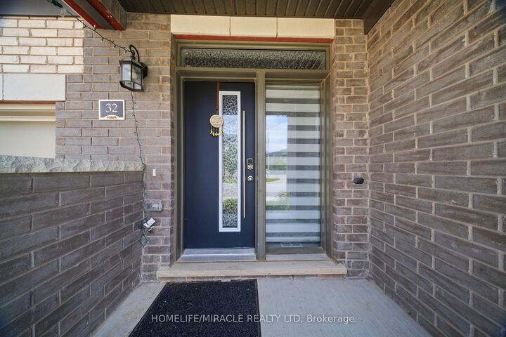 Property Photo:  166 Deerpath Drive 32  ON N1K 0E2 