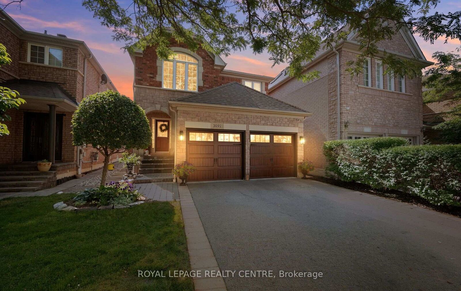 Property Photo:  3092 Owls Foot Drive  ON L5M 6T8 