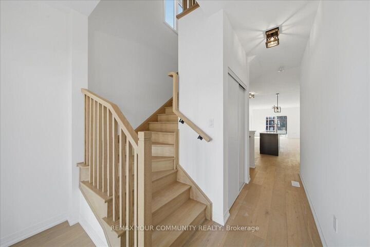 Property Photo:  26 Flan Boulevard  ON L9J 0E1 