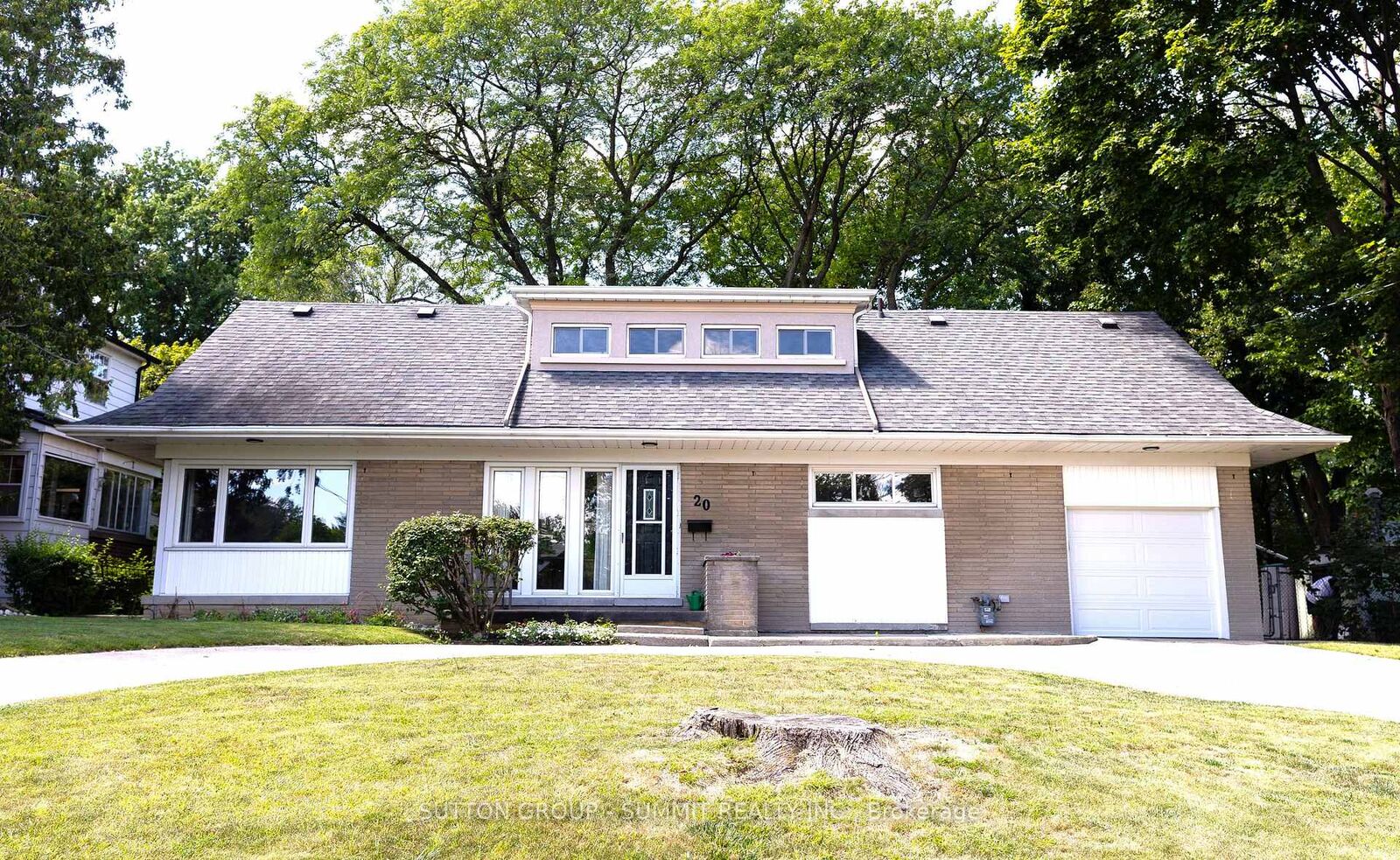 Property Photo:  20 Havenridge Drive  ON M9P 3M4 