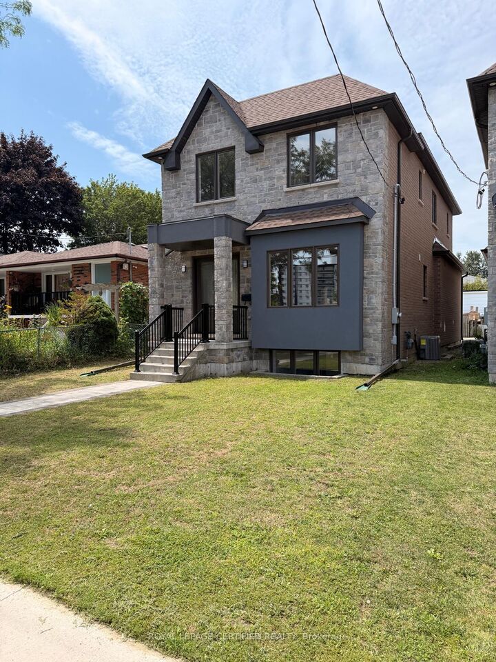 Property Photo:  450 Midland Avenue  ON M1N 4A5 