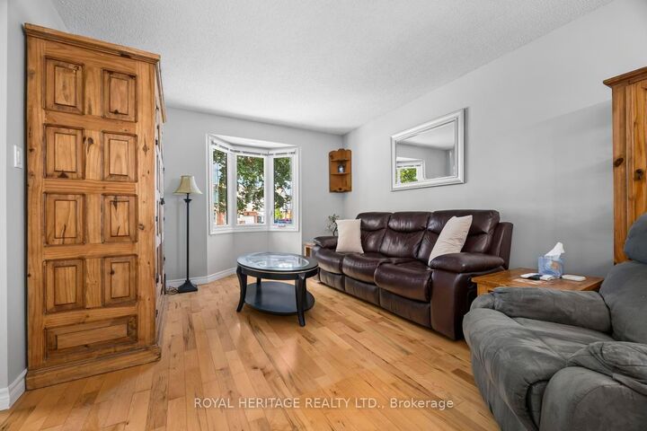 Property Photo: 535 Cardinal Drive ON K9L 1X8