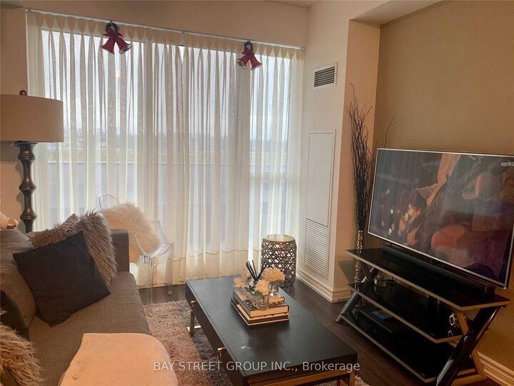 Property Photo:  50 Forest Manor Road 704  ON M2J 1M6 