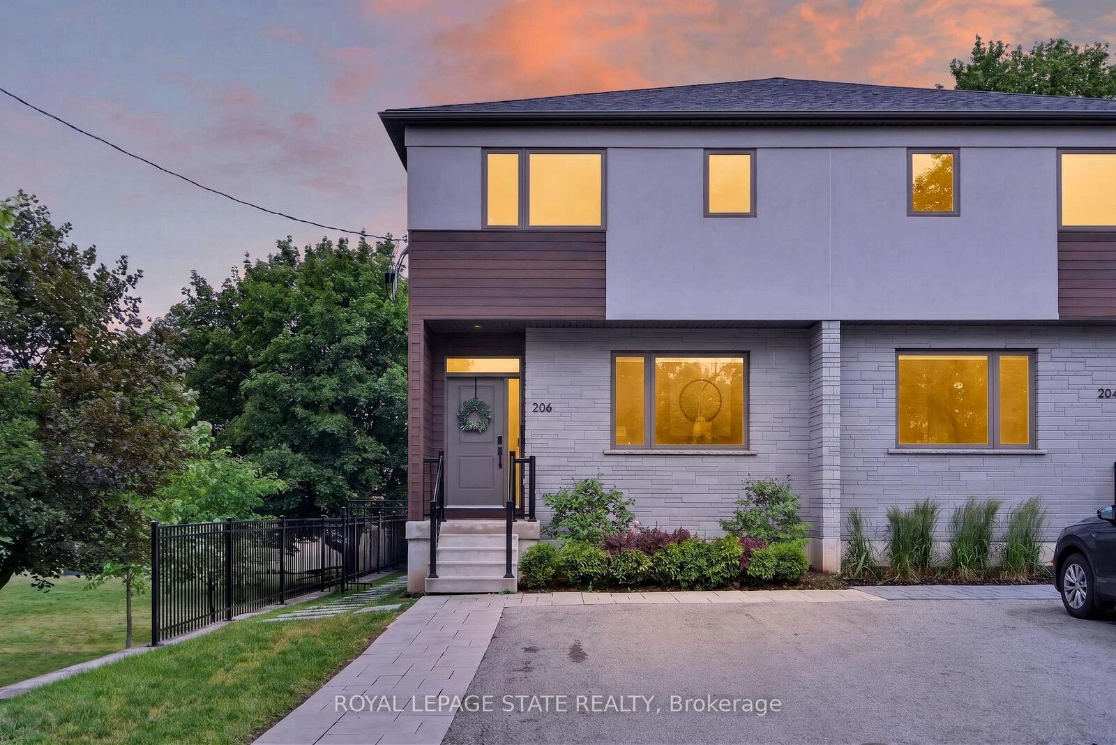 Property Photo: 206 Canada Street ON L8P 1P6