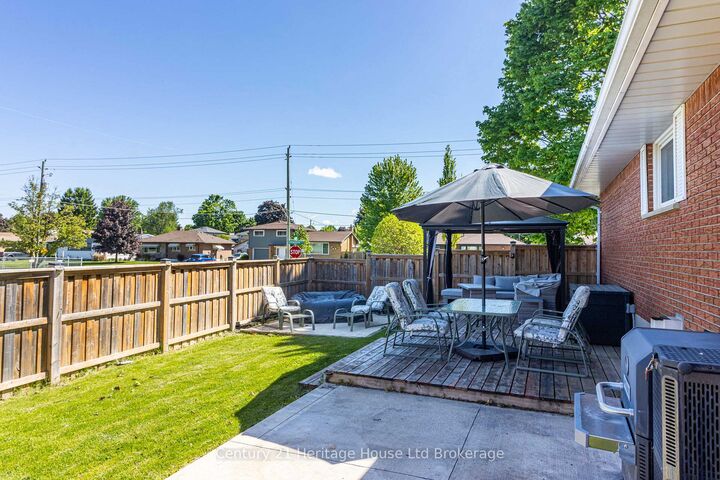 Property Photo:  153 Springbank Avenue N  ON N4S 7P9 