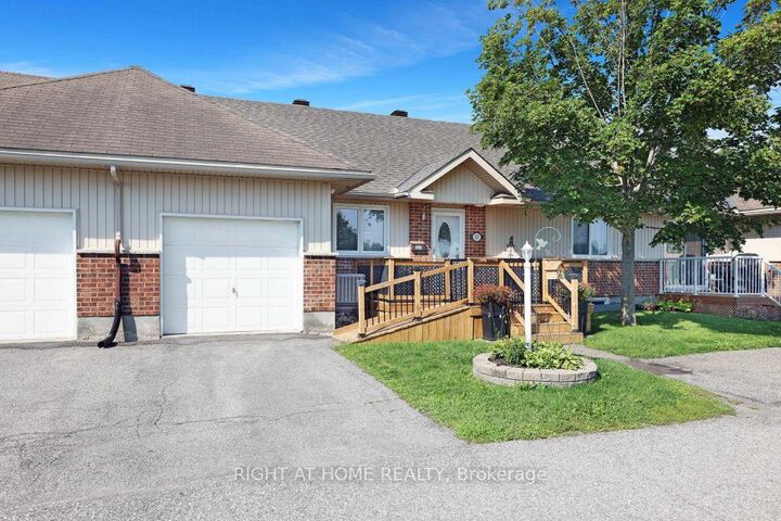 Property Photo:  527 Pumpkin Patch Private  ON K0A 2Z0 
