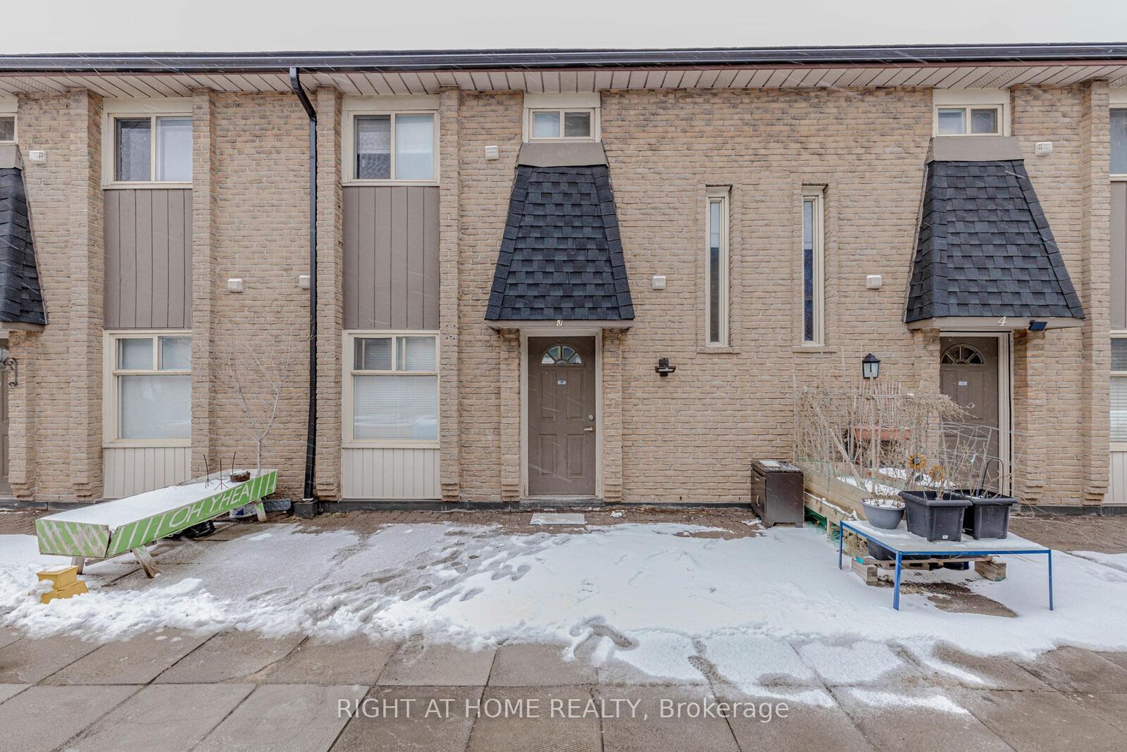 Property Photo: 40 Rexdale Boulevard 3 ON M9W 5Z3