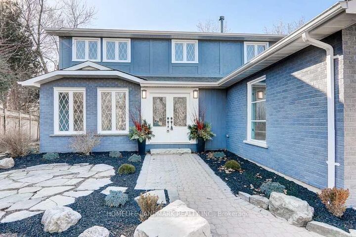Property Photo:  210 Valleyview Court  ON L6L 5H8 