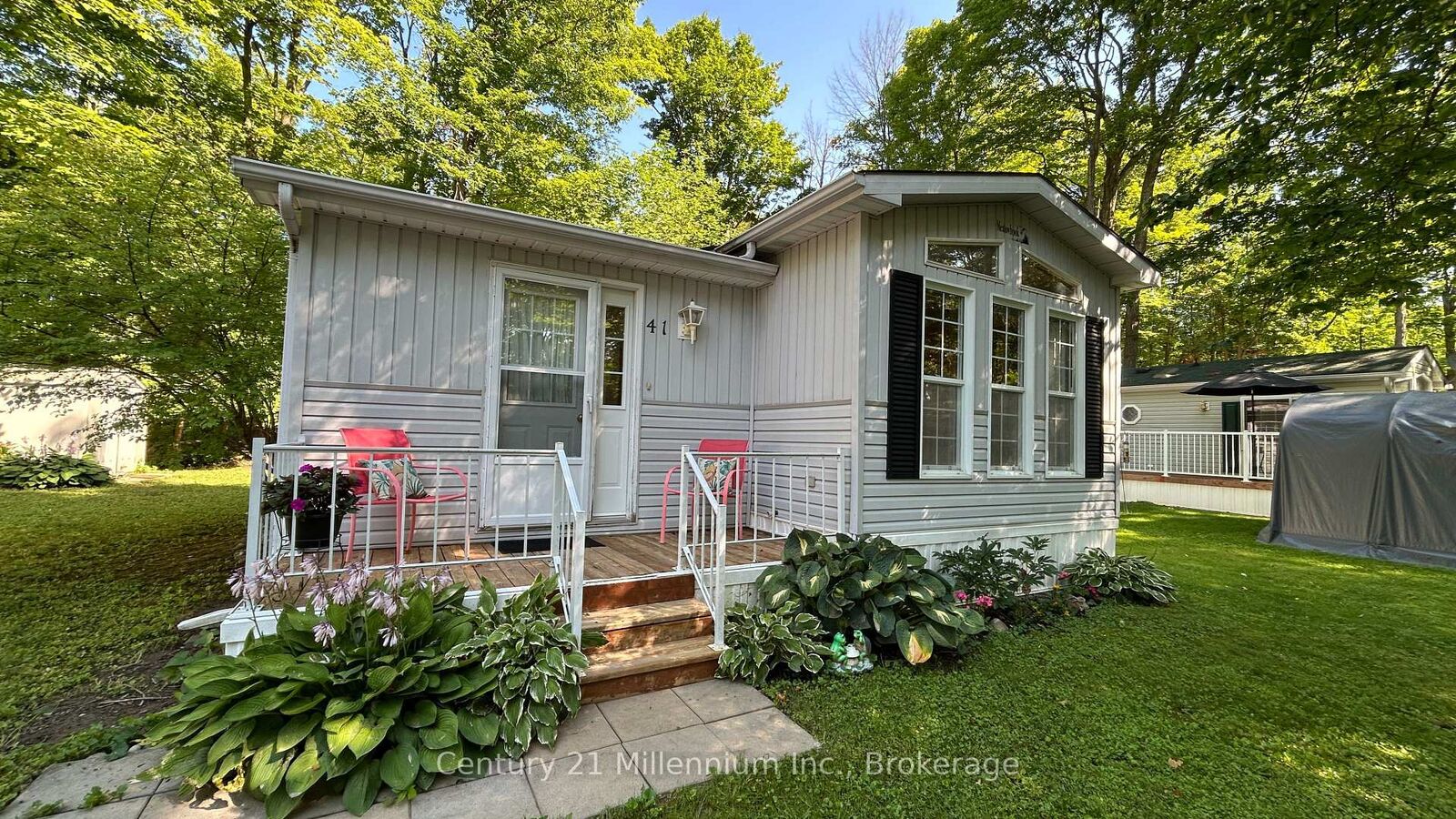 Property Photo:  41 The Boardwalk N/A  ON L9Z 3A8 