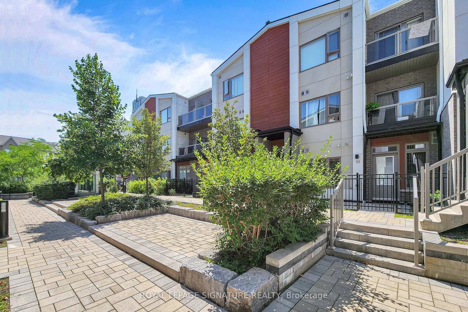 Photo de la propriété: 60 Orchid Place Drive 11 ON M1B 0C4