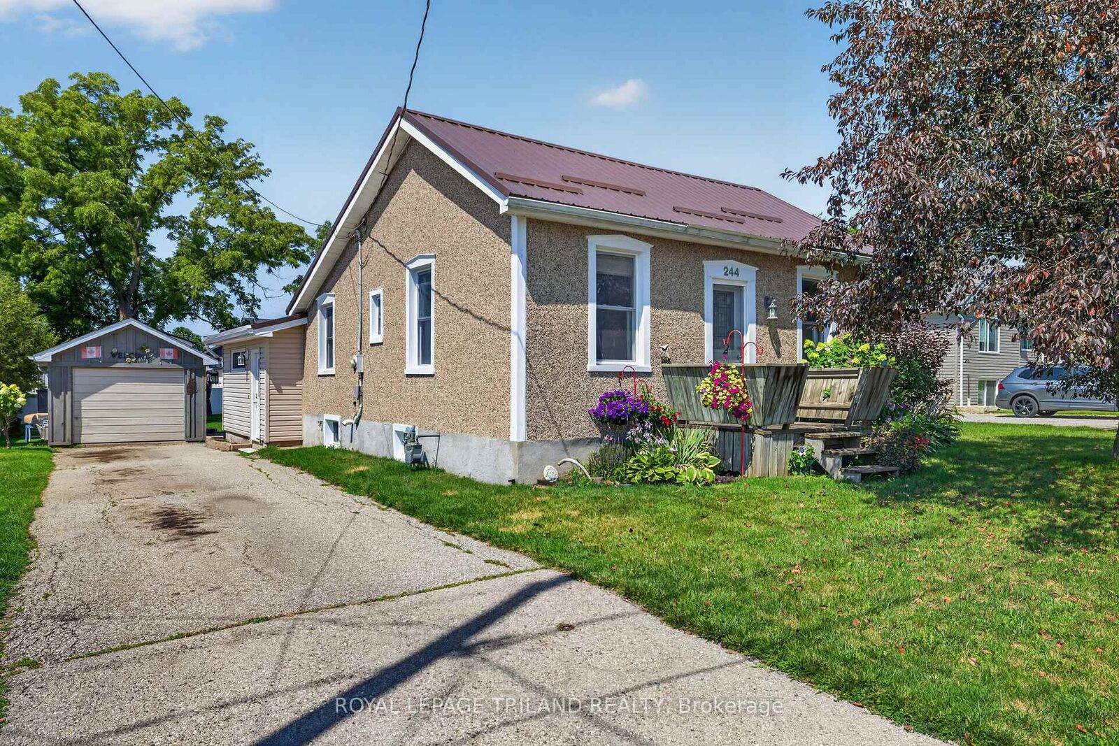 Property Photo:  244 West Street  ON N0L 1B0 