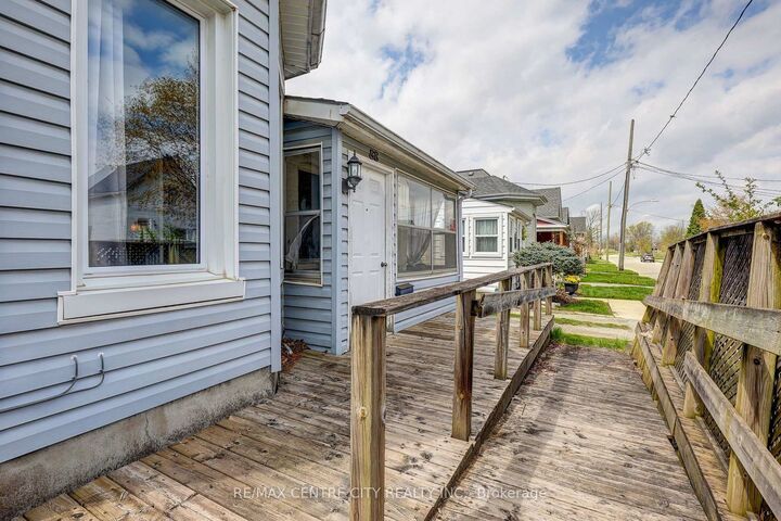 Property Photo:  88 Flora Street  ON N5P 2X6 