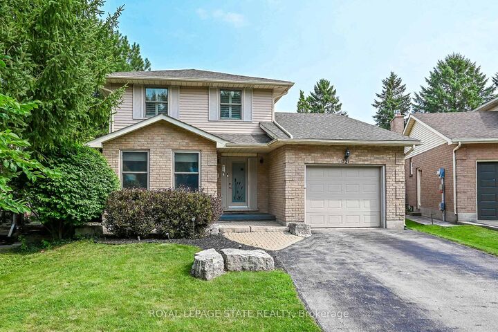 Property Photo: 621 Tomahawk Crescent ON L9G 3T4