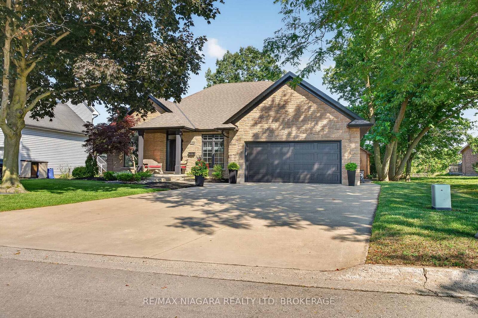 Property Photo: 633 Clarence Street ON L3K 6B8