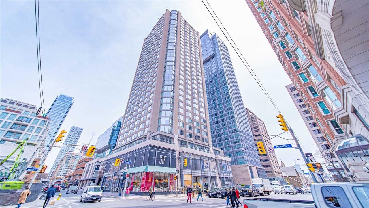 Property Photo:  155 Yorkville Avenue 1113  ON M5R 0B4 