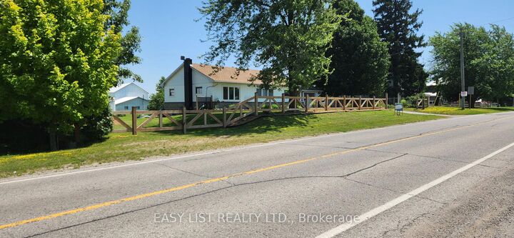 Property Photo: 700 Norfolk County Road 28 N/A ON N0E 1G0