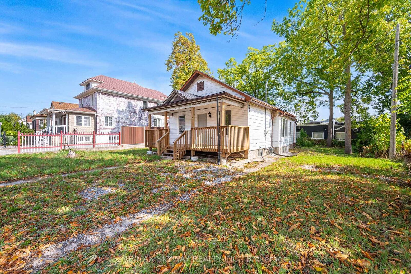 Property Photo: 4754 First Avenue ON L2E 2C4