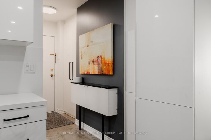 Property Photo:  123 Woodbine Avenue 121  ON M4L 3V8 