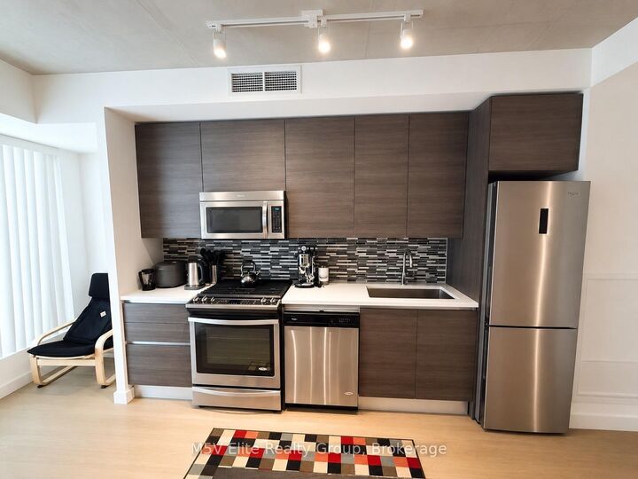 Property Photo:  111 Bathurst Street 426  ON M5V 2R1 