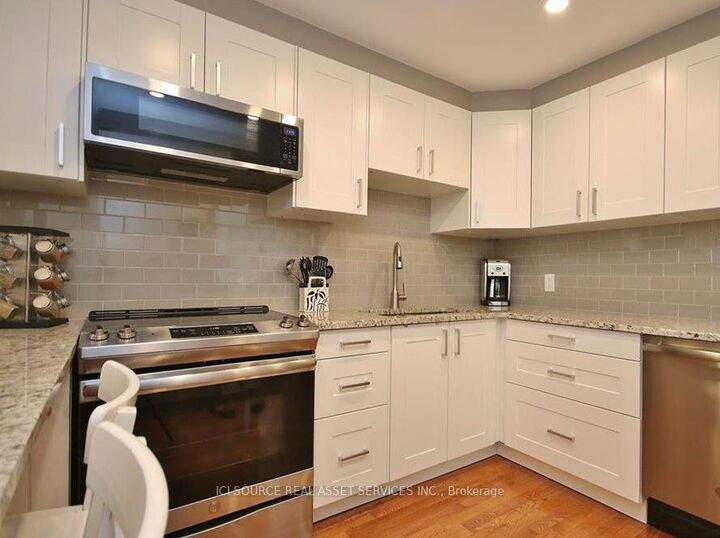Property Photo: 109 Dalecroft Crescent ON K2G 5V8