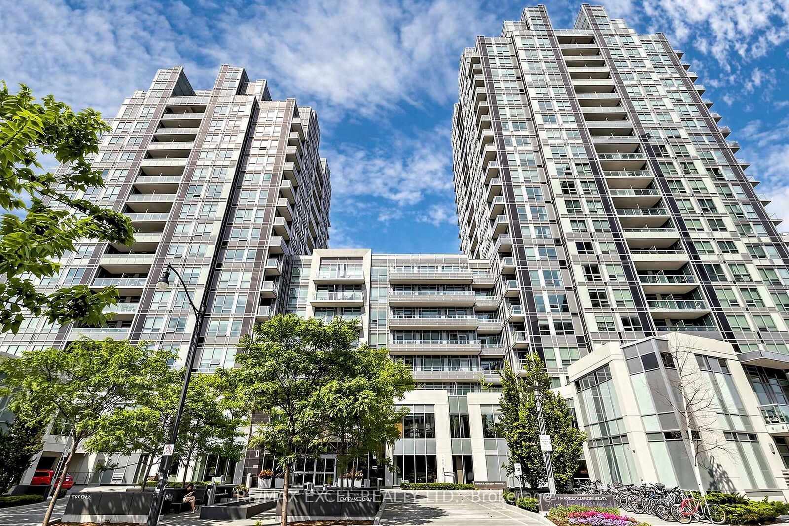 Property Photo: 120 Harrison Garden Boulevard 906 ON M2N 0H1