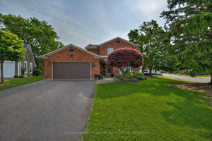 28 Dixon Crescent — photo 1