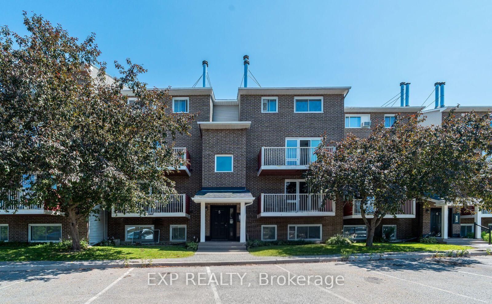 Property Photo:  1589 St. Bernard Street 505  ON K1T 3H9 