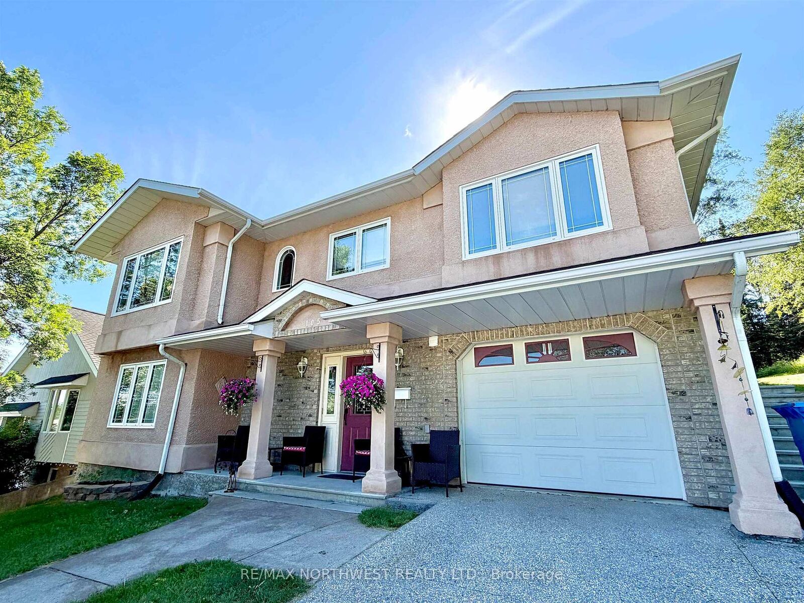 Property Photo:  105 South Park Dr  ON P9N 4G1 