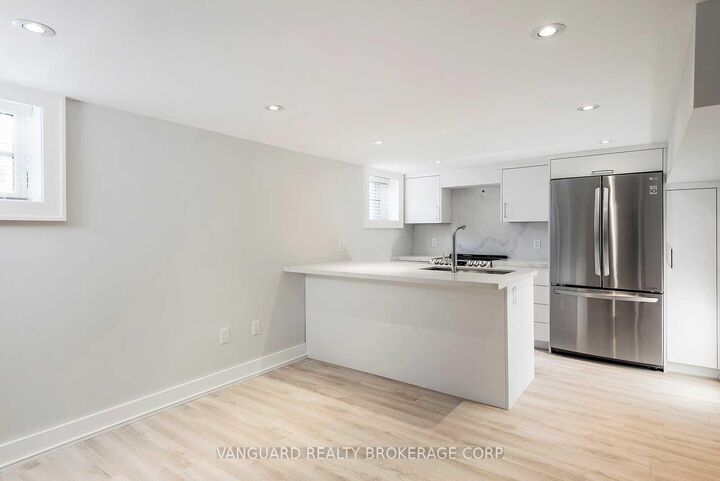 Property Photo:  187 Brooke Avenue Basement  ON M5M 2K7 