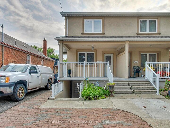 Property Photo:  19 Glenora Avenue Upper  ON M6C 3Y2 