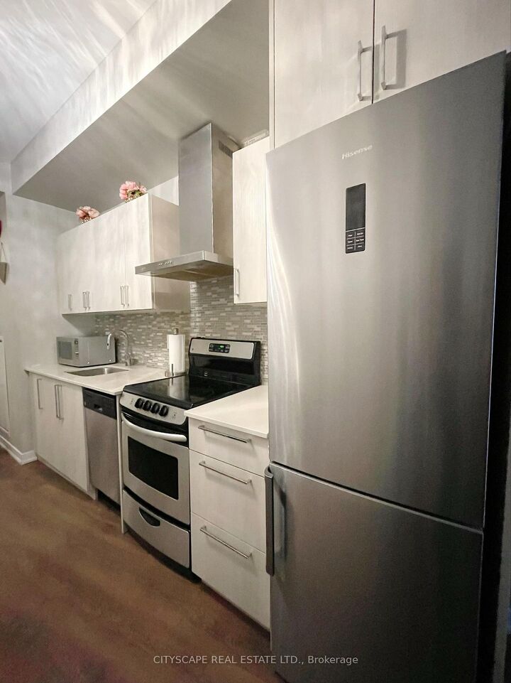 Property Photo:  51 East Liberty Street 414  ON M6K 3P8 