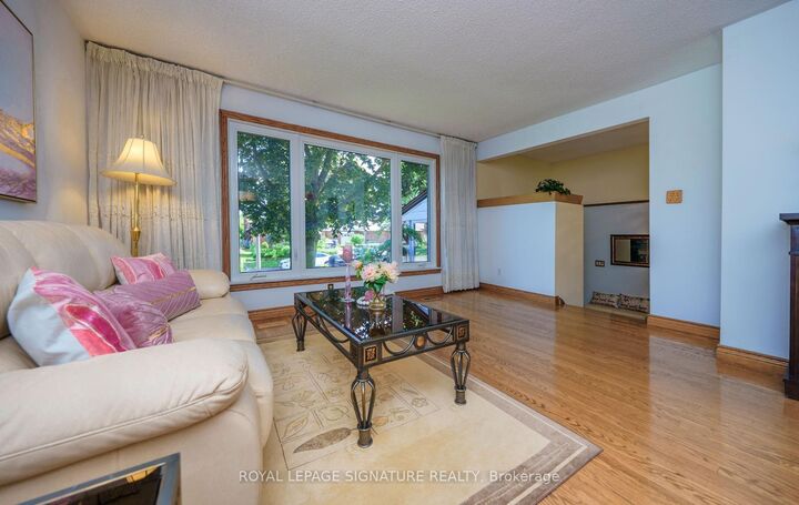 Property Photo: 34 Rainier Square ON M1T 2Z9