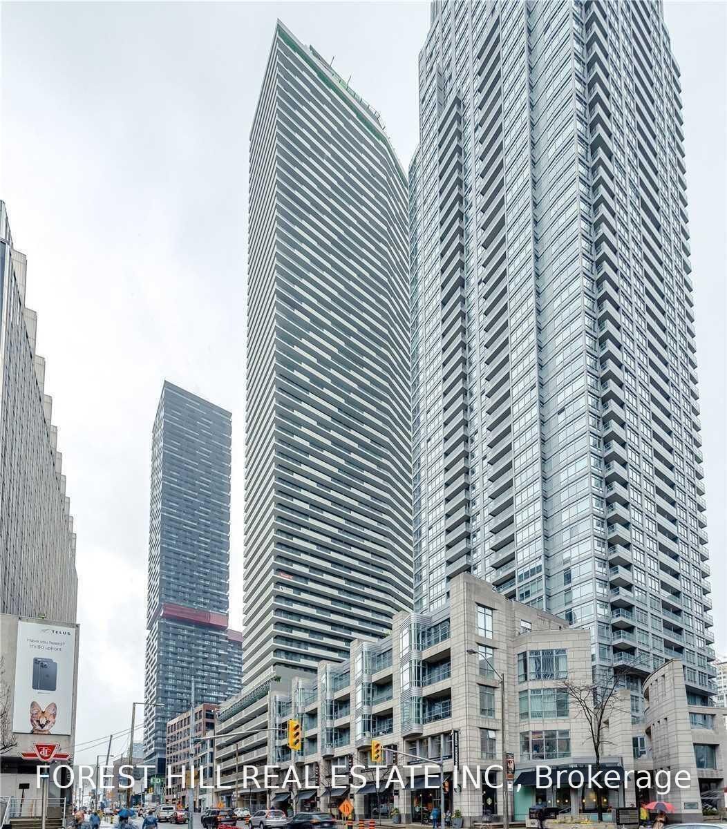 Property Photo: 2221 Yonge Street 4505 ON M4S 2B4