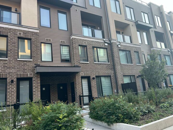 Property Photo: 3550 Colonial Drive Unit 27 ON L5L 0C1
