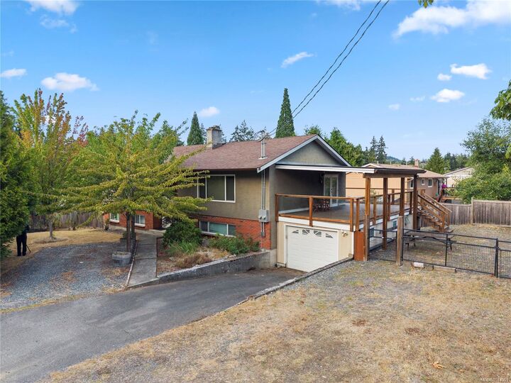 Property Photo:  5188 Maureen Way  BC V9T 3Y2 